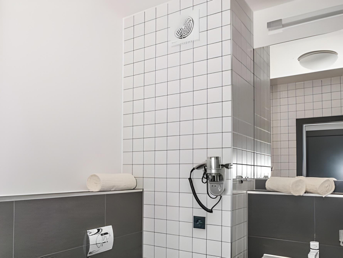 Bathroom 3, Hotel 99, Chomutov