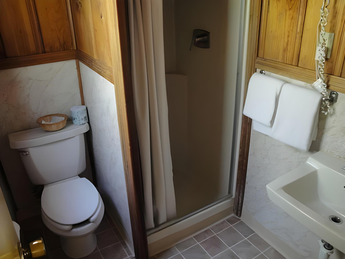 Bathroom 3, Pinewood Inn South Lake Tahoe, El Dorado