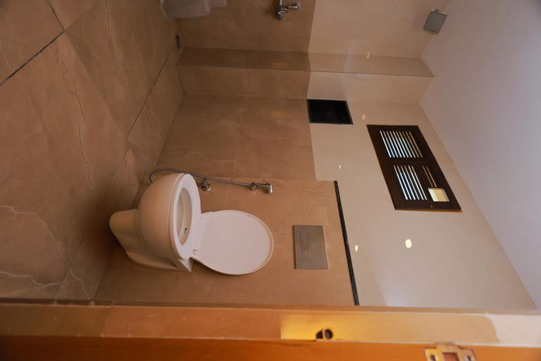 Bathroom 7