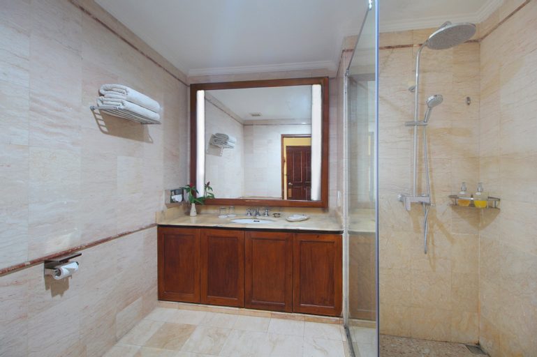 Bathroom 8