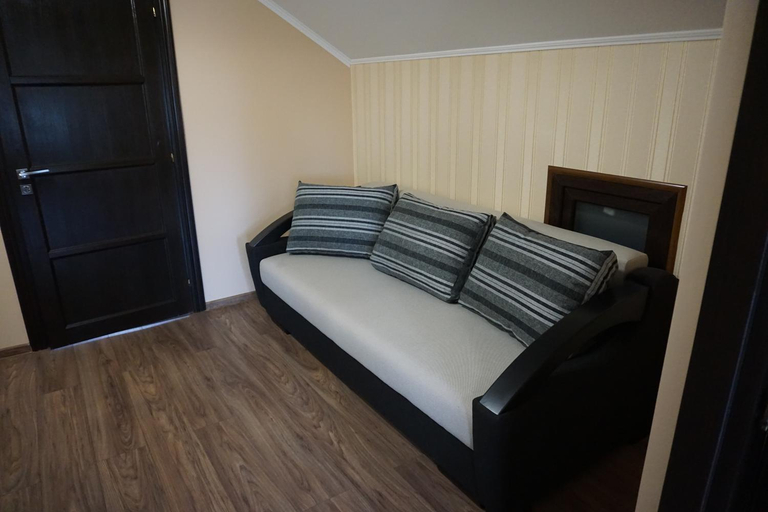 Bedroom 3, Hotel Central Park, Rakhivs'kyi