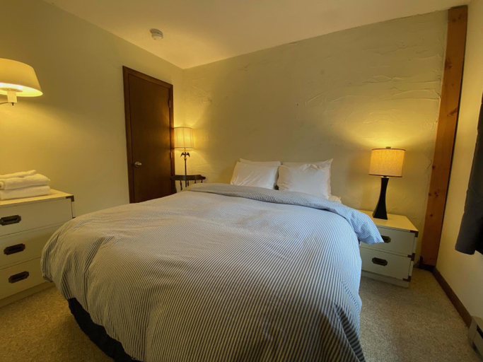 Bedroom 2, Hemlock Ridge 2B- Charming two floor condo in the heart of Killington, Perfect! condo, Rutland