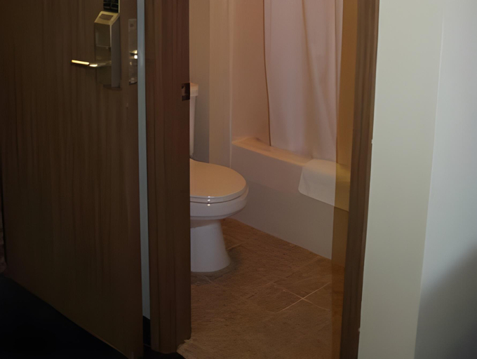 Bathroom 3, Columbus Inn, Platte