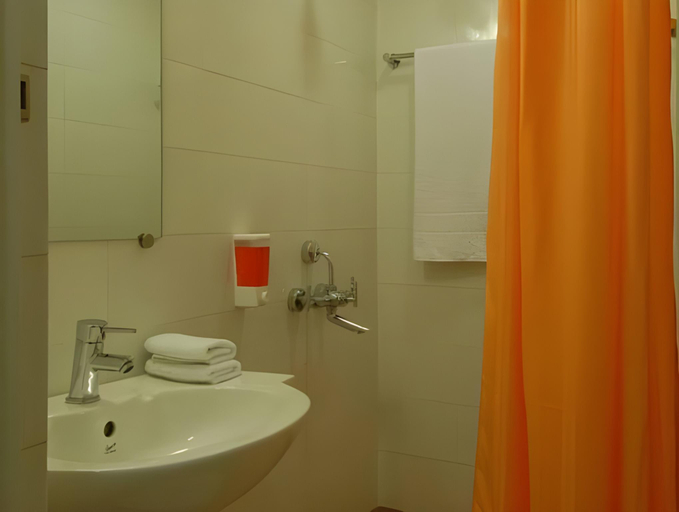 Bathroom 4, Ginger Guwahati, Kamrup Metropolitan