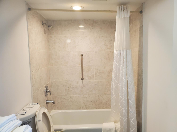 Bathroom 4, Deerfield Inn & Suites, Morgan