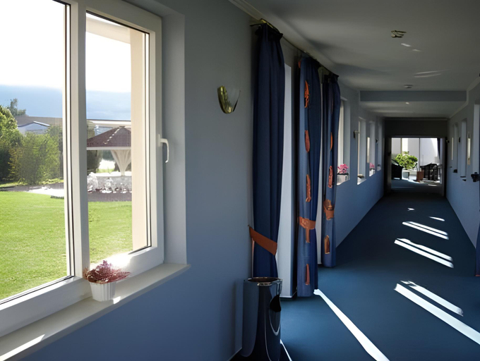 Exterior & Views 11