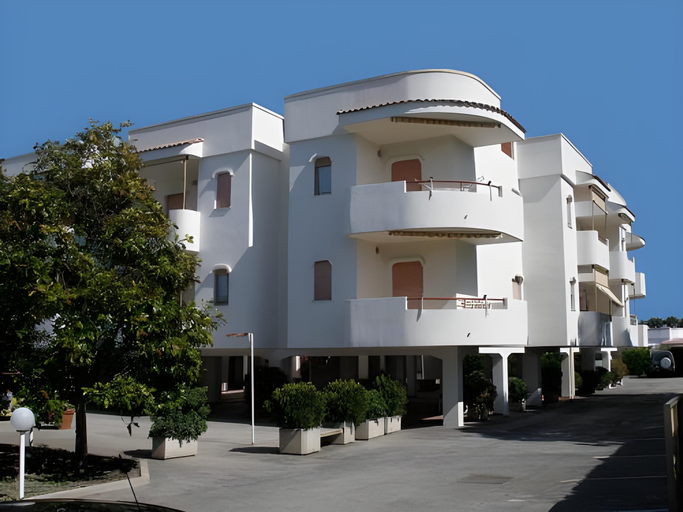 Others 5, Residence Atlante, Taranto