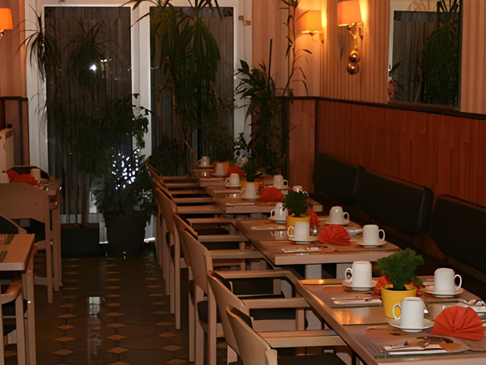 Food & Drinks