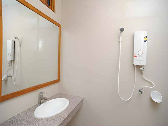 Bathroom, Sukkasem Hotel, Muang Nan