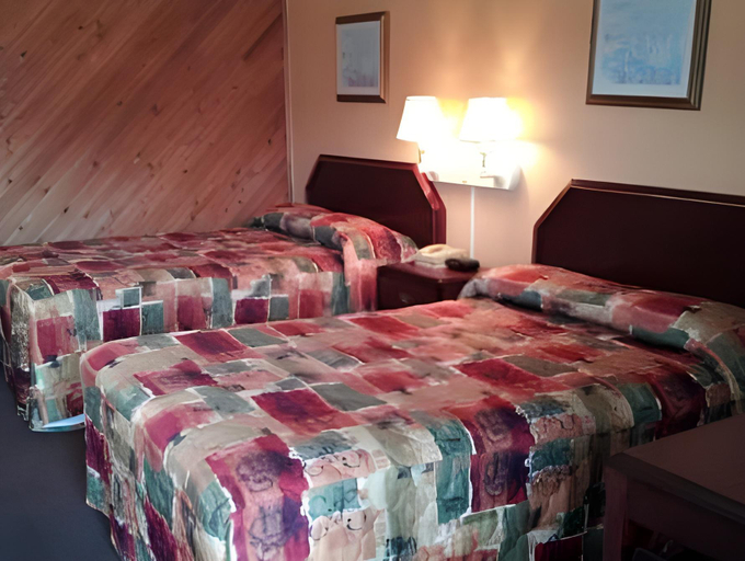 Others 5, Delux Inn, Johnson