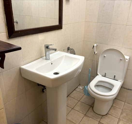 Bathroom 3, Princess Salme Inn, Mjini