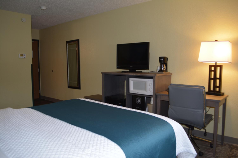 Bedroom 3, I M Hotel by Timberlake, Itasca