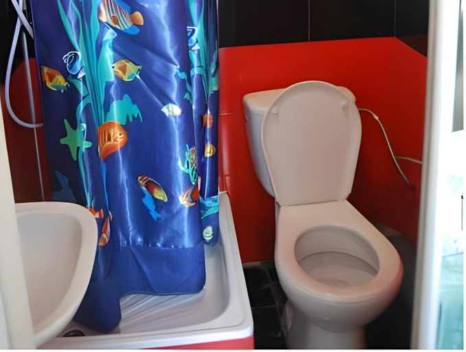 Bathroom 4, Zirka Hotel, Odes'ka