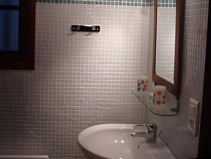 Bathroom 4, Le Patio Bleu, Var