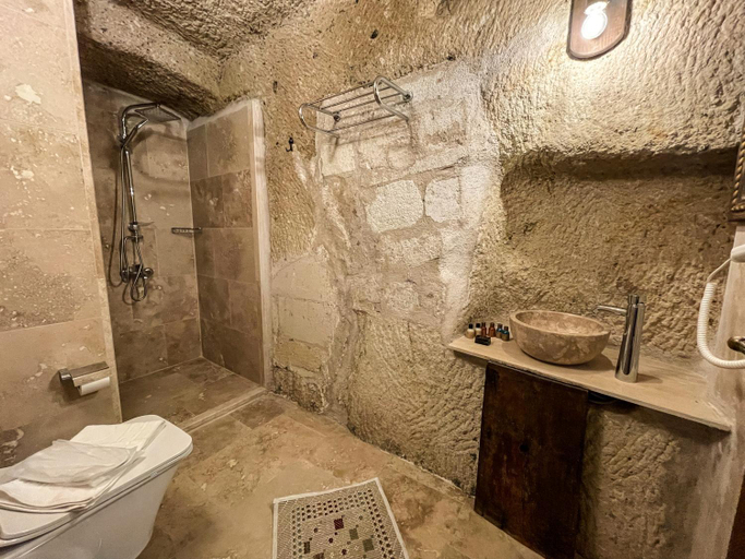 Bathroom 5, Takunya Cave Hotel, Nevşehir