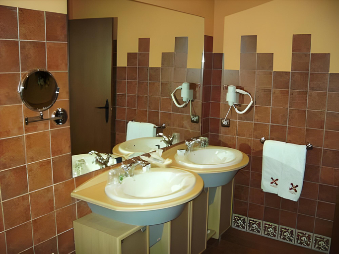Bathroom 5, Hotel Valle del Ambroz, Cáceres