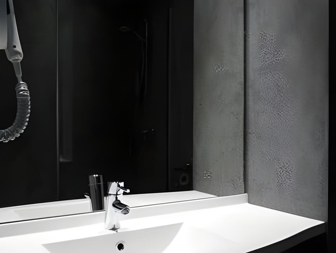 Bathroom 4, Hotel Restaurant Du Parc Saumur Logis Elegance, Maine-et-Loire