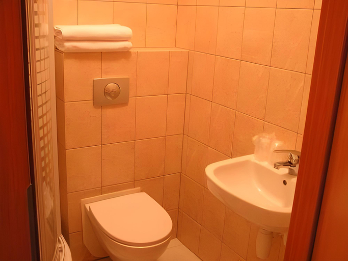 Bathroom 2, Freedom Hostel, Kraków City