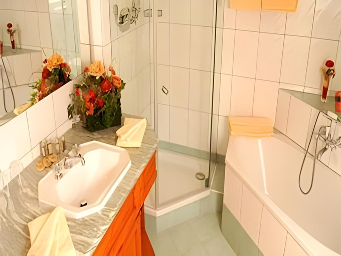 Bathroom 4, Hotel Gsteig, Ostallgäu