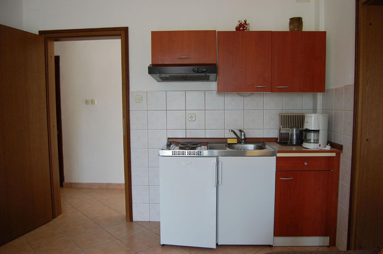 Kitchen 2, Apartments Bogovicda by El-Pi Tours, Malinska-Dubašnica
