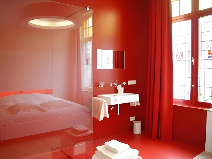 Others 4, B&B Dusk till dawn, Antwerpen
