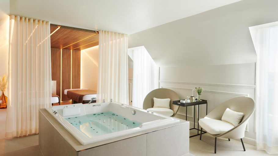 Bathroom 4, Hotel Lancaster, Paris
