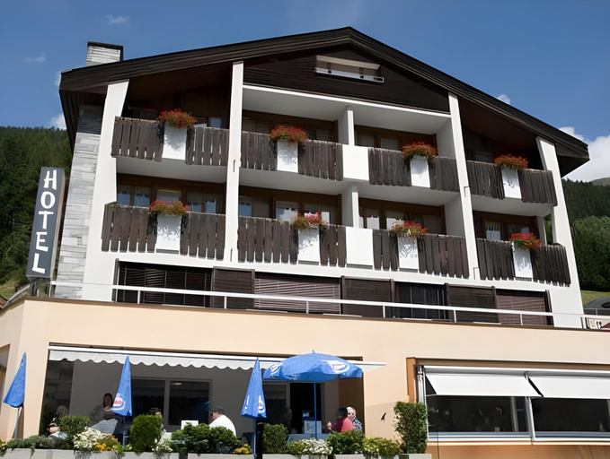 Exterior & Views 1, Hotel Restaurant La Furca, Surselva