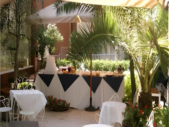 Others 5, Hotel Jolie, Rimini