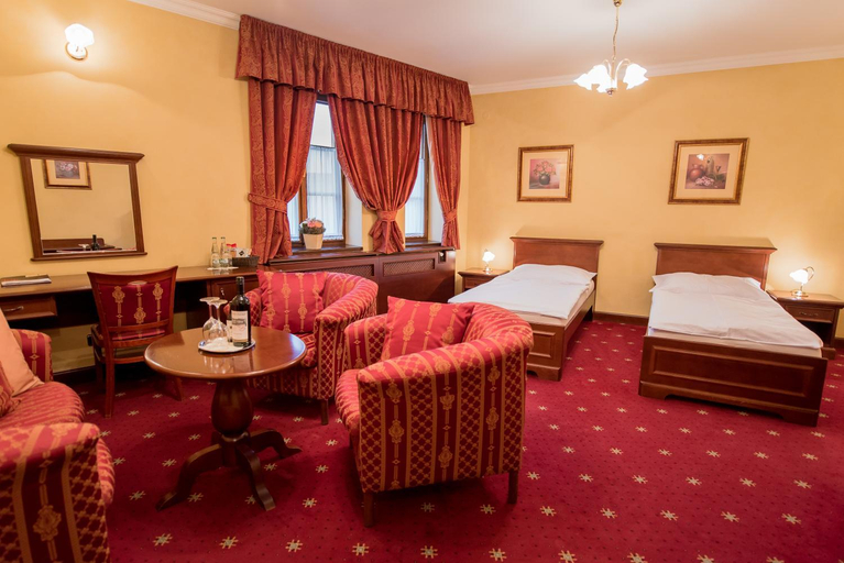 Bedroom 3, Hotel Octarna - Free On-site Parking, Kroměříž