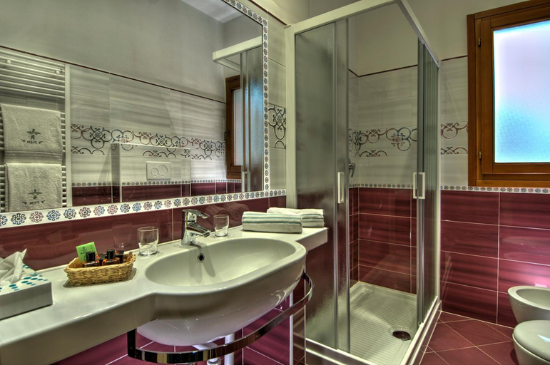 Bathroom 4, Palace Meggiorato, Padua