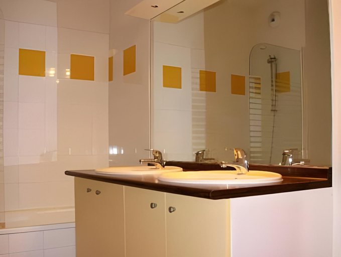 Bathroom 3, Vacanceole - Residence Illixon, Haute-Garonne