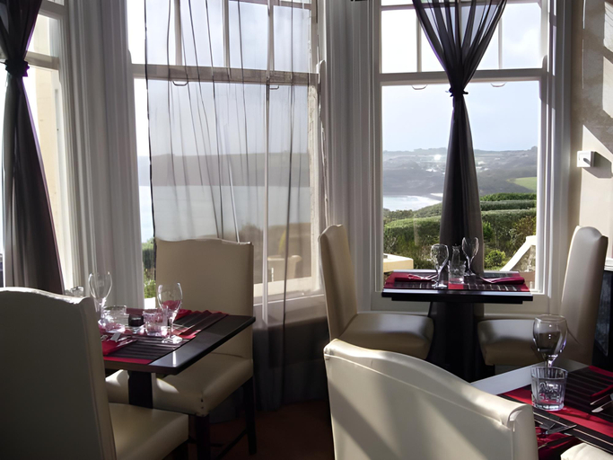 Food & Drinks 5, Porth Avallen Hotel, Cornwall