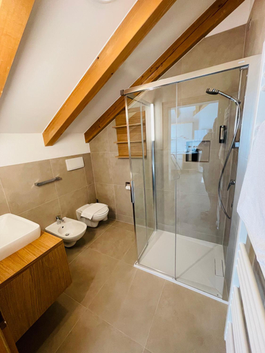 Bathroom 2, Apparthotel Central, Bolzano
