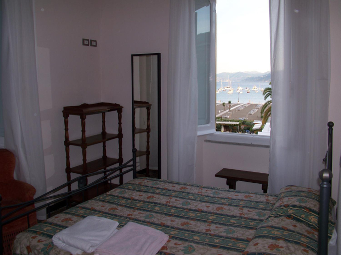 Food & Drinks 1, B&B Portobello, Genova