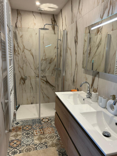 Bathroom 2, Bed & Breakfast Achter de Haven, Vlissingen