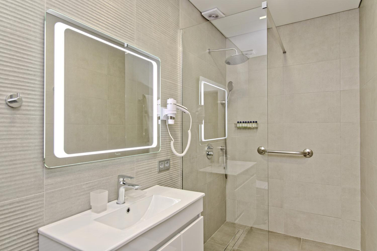 Bathroom 4, Deribas Hotel, Odes'ka