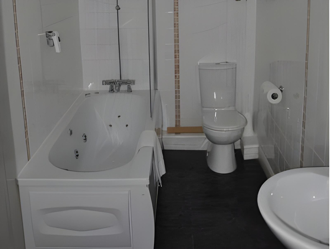Bathroom 4, The White Lion, Kent