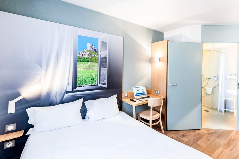 Bedroom 16