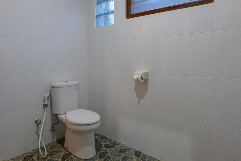 Bathroom 8