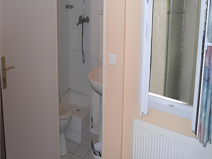 Bathroom 3, Hotel Royal Mansart, Paris