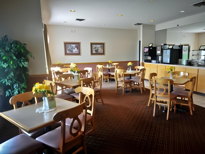 Food & Drinks 5, Country Inn Suites By Radisson Clinton Ia, Clinton