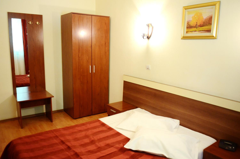 Others 4, Pensiunea Valea Ursului, Bascov