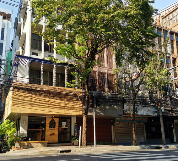 Exterior 1