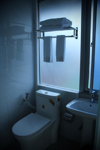 Bathroom 4, Don Bosco Guesthouse, Sihanoukville