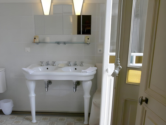 Bathroom 4, La Maison de Sophie, Gard