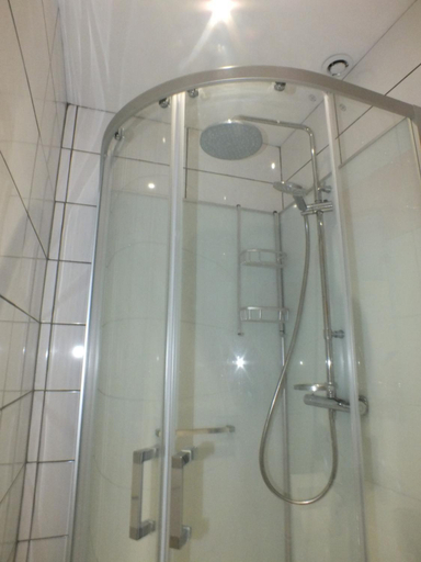 Bathroom 10