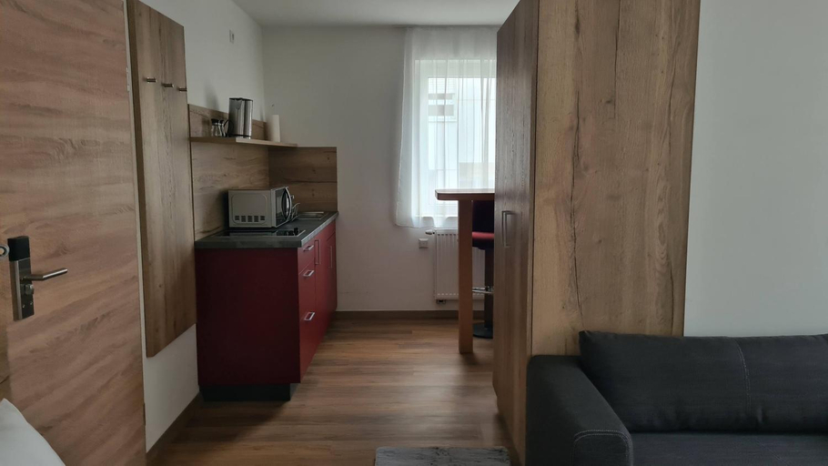 Others 5, M-A-S-Hotel, Stuttgart