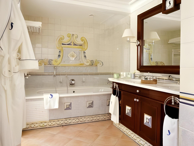 Bathroom 5, Seaside Grand Hotel Residencia - Gran Lujo, Las Palmas