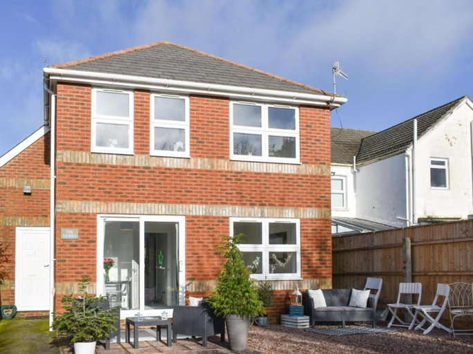 The Sashes - Cozy Apartment - FREE Parking - Ultrafast WIFI - Smart TV - Netflix - sleeps up to 6! C, Poole