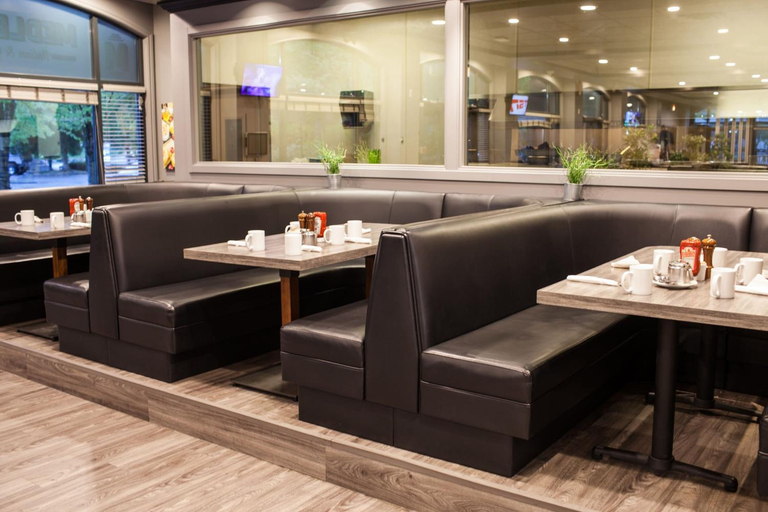 Food & Drinks 5, DoubleTree by Hilton North Vancouver, Greater Vancouver